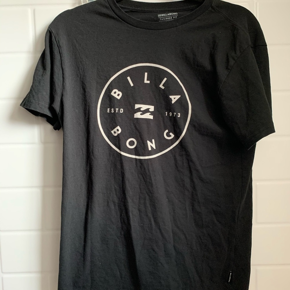 Billabong t shirt🦋